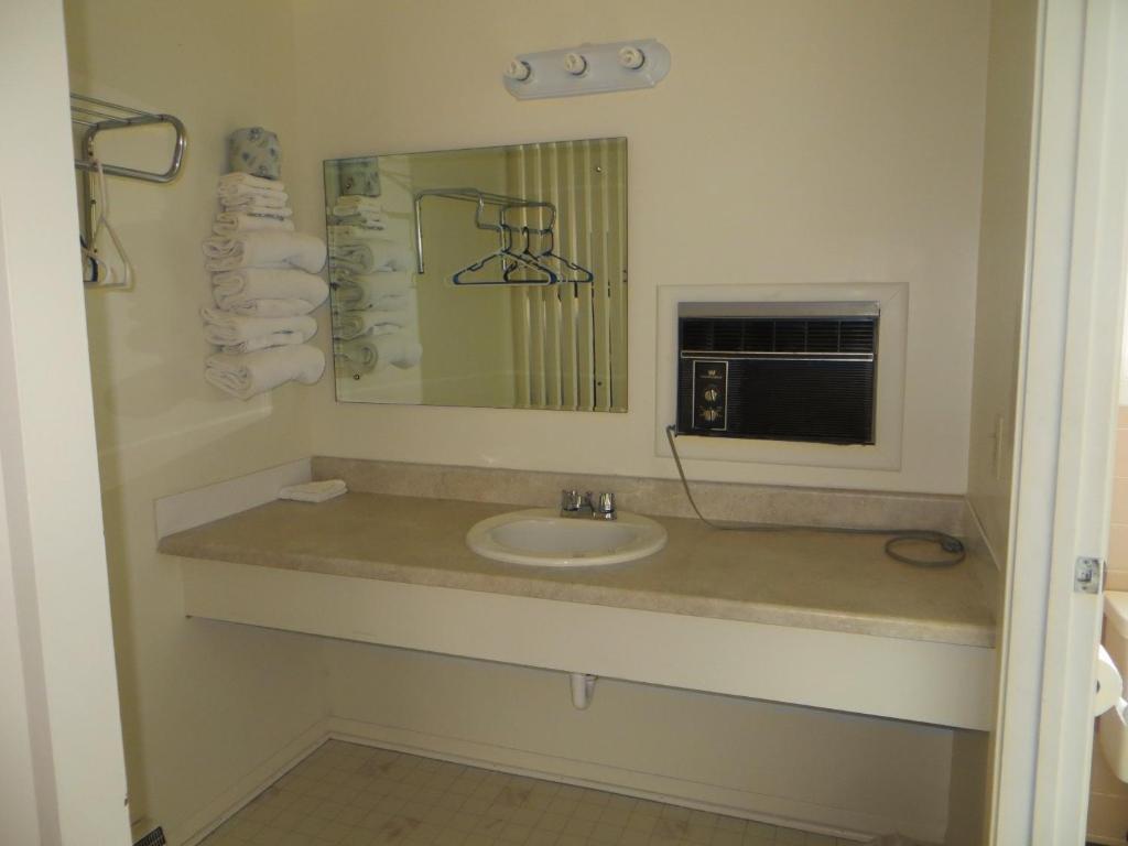 North Winds Motel Mackinaw City Bagian luar foto